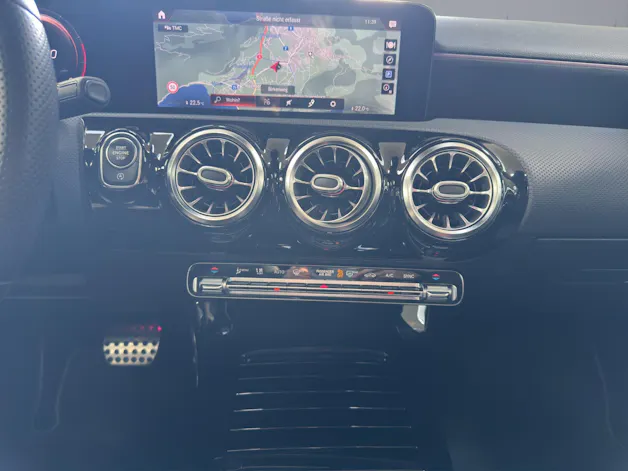 Mercedes-Benz A 220 AMG Line 4m