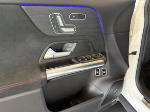 https://vehicle.imgix.net/4281908/1ebd7549-f3af-4e07-a02e-c51db081e6d4.jpg