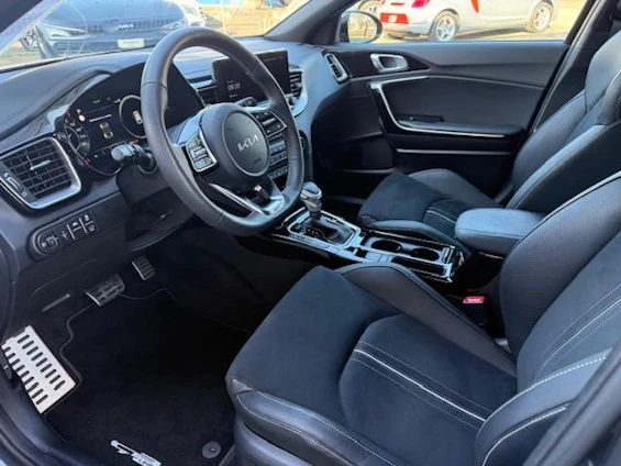 immagine del veicolo 3 immagine del veicolo 3