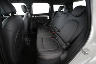 https://vehicle.imgix.net/4281943/0ed9135f-cb5c-45c7-b00f-974185e75770.jpg