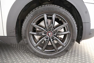 https://vehicle.imgix.net/4281943/7c543acc-cb13-4816-bf2e-6ecae5e5629a.jpg