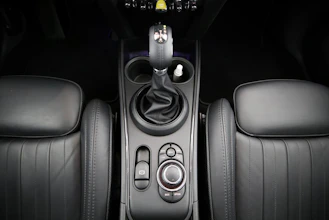 https://vehicle.imgix.net/4281943/93cf0095-1b64-44d2-9c14-0f19f110a741.jpg