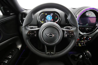 https://vehicle.imgix.net/4281943/c744c0f1-bf36-4ec0-92e5-03d81ecc7260.jpg