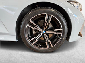 Fahrzeugbild BMW 320d xDrive SAG Touring
