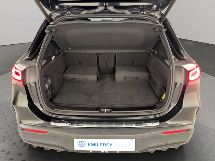 immagine del veicolo MERCEDES-BENZ EQA 300