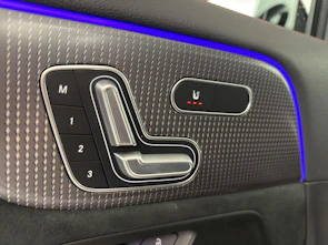 immagine del veicolo MERCEDES-BENZ EQA 300 AMG Line 4matic