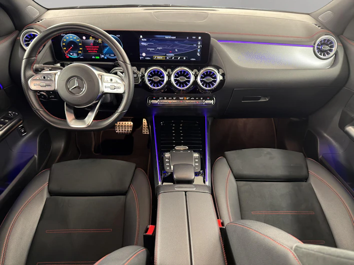 immagine del veicolo MERCEDES-BENZ EQA 300