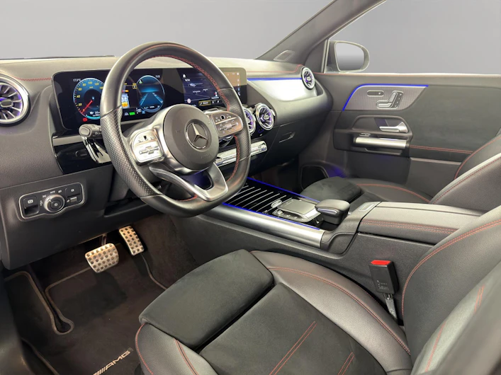 immagine del veicolo MERCEDES-BENZ EQA 300