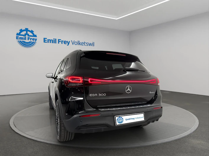 immagine del veicolo MERCEDES-BENZ EQA 300