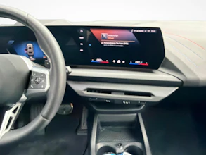 https://vehicle.imgix.net/4282169/30f1bf97-76f5-43ba-a710-352a3bd3b22e.jpg