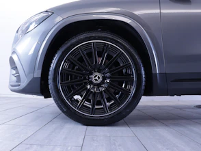 Fahrzeugbild MERCEDES-BENZ GLA 200 Night Star AMG Line