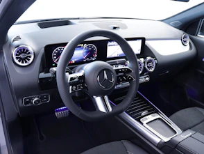 Fahrzeugbild MERCEDES-BENZ GLA 200 Night Star AMG Line