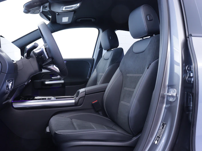 image du véhicule MERCEDES-BENZ GLA 200