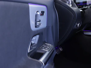 https://vehicle.imgix.net/4282203/e7413eee-8adf-437c-99c0-7fb9395dba66.JPG