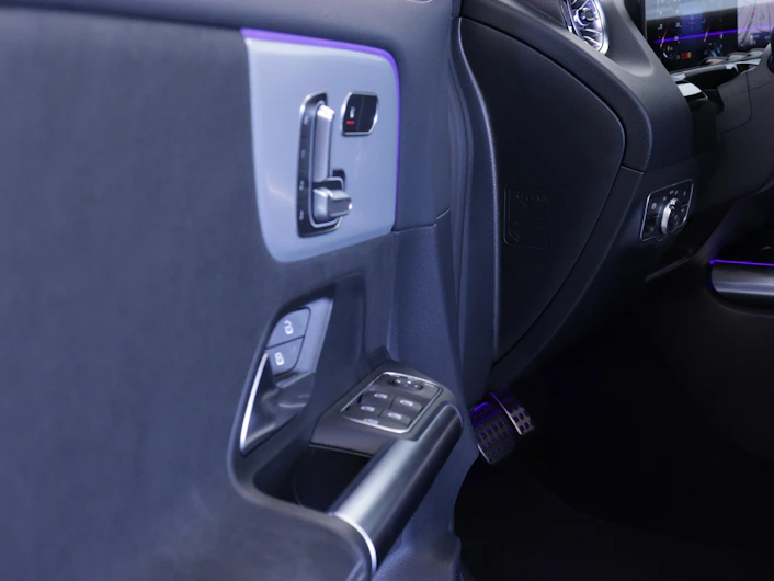 image du véhicule MERCEDES-BENZ GLA 200