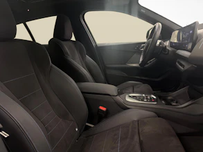 https://vehicle.imgix.net/4282235/2c6cd9fd-8bab-47fa-a8a6-3f6713b913e8.jpg