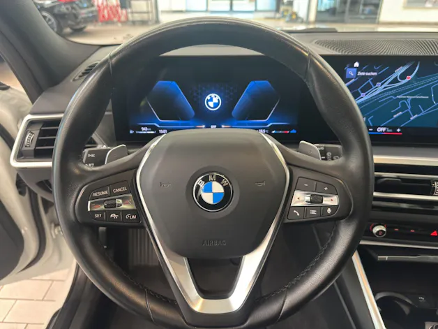 BMW 330d xDrive Touring INNOVATIONSPAKET-COMFORT PAKET-TRAVEL PAKET