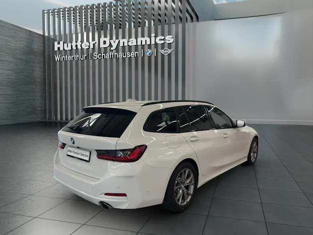 BMW 330d xDrive Touring INNOVATIONSPAKET-COMFORT PAKET-TRAVEL PAKET
