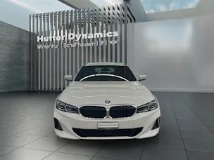 BMW 330d xDrive Touring INNOVATIONSPAKET-COMFORT PAKET-TRAVEL PAKET