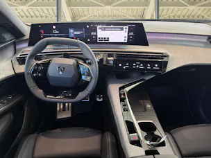 PEUGEOT 5008 long range e-GT Exclusive