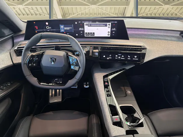 PEUGEOT 5008 long range e-GT Exclusive