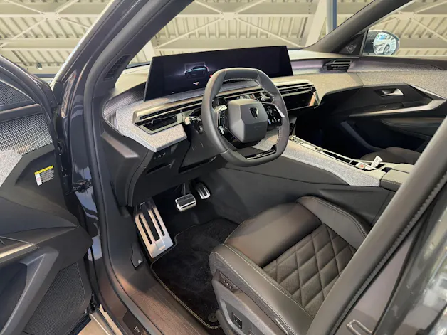 PEUGEOT 5008 long range e-GT Exclusive