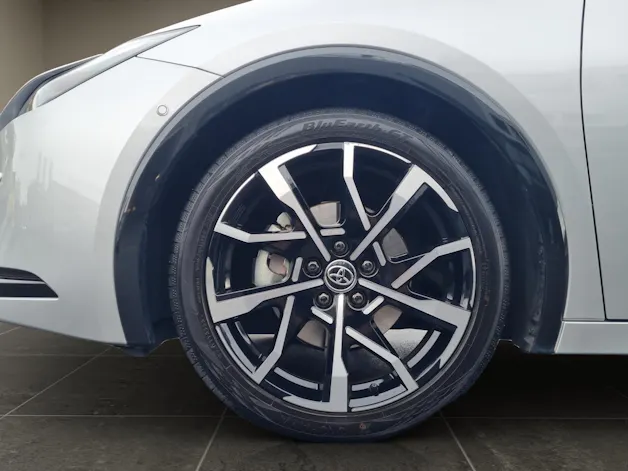 Toyota Prius 2.0 Plug-In-Hybrid Premium