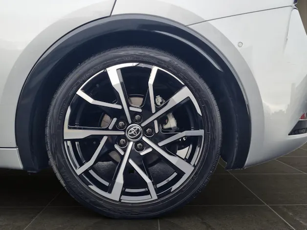Toyota Prius 2.0 Plug-In-Hybrid Premium