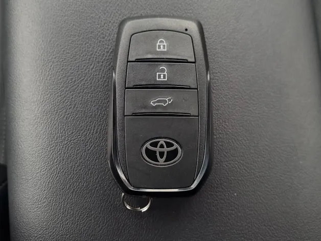 Toyota Prius 2.0 Plug-In-Hybrid Premium