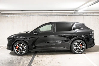 https://vehicle.imgix.net/4282486/47a82a89-ef88-40fe-8b2b-fa0b76480617.jpg