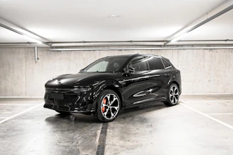 https://vehicle.imgix.net/4282486/c32bf922-d93a-441e-89a6-488cb6cb6652.jpg