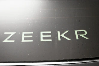 https://vehicle.imgix.net/4282486/ef0ee52c-bd15-4d00-b394-d378345541d2.jpg