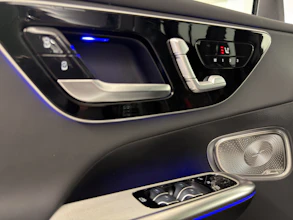 https://vehicle.imgix.net/4282548/fb52b6dc-05ac-42a6-8bed-6dc413008de8.jpg