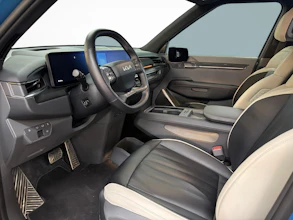 https://vehicle.imgix.net/4282599/e70a2d71-8545-4703-b0bf-4ef18a12e246.jpg