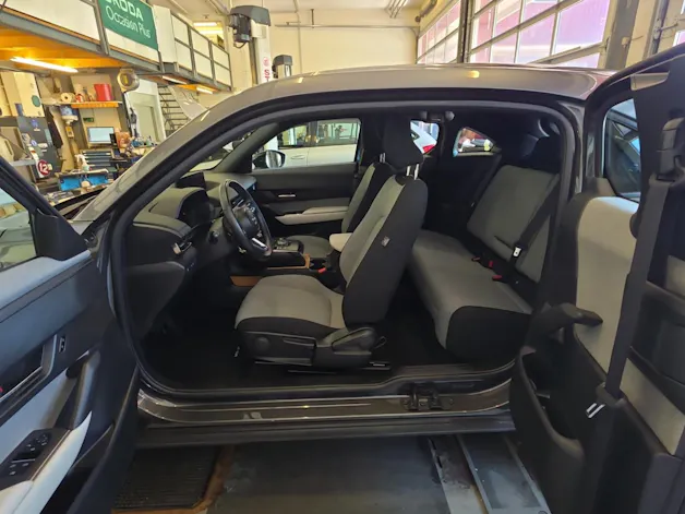 Mazda MX-30 e-Skyactiv Ambition Plus