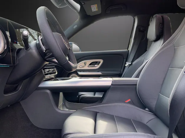 Mercedes-Benz GLB 350 4MATIC with EQ Technology