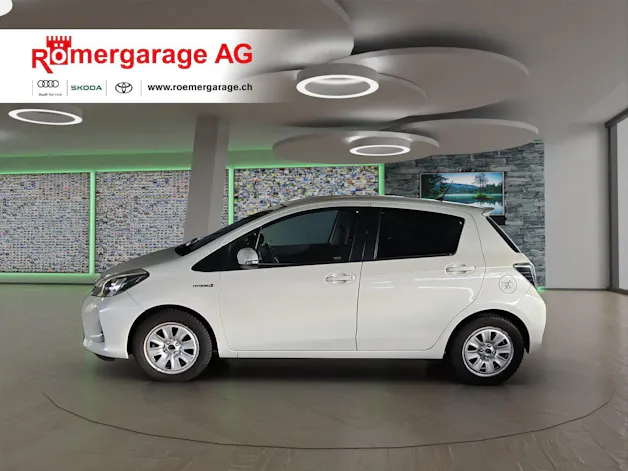Toyota Yaris 1.5 VVT-i HSD Sol Premium