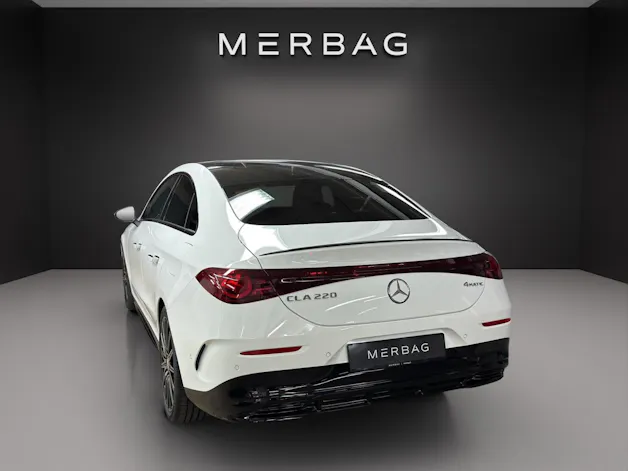 Mercedes-Benz CLA 220 4MATIC