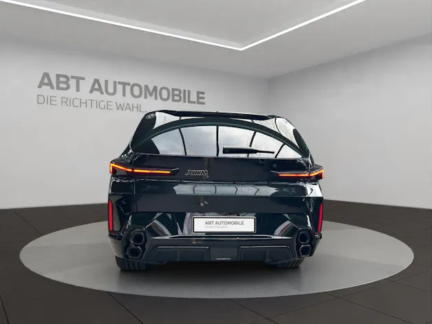 BMW XM Plug-in Hybrid