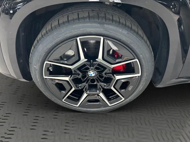 BMW XM Plug-in Hybrid