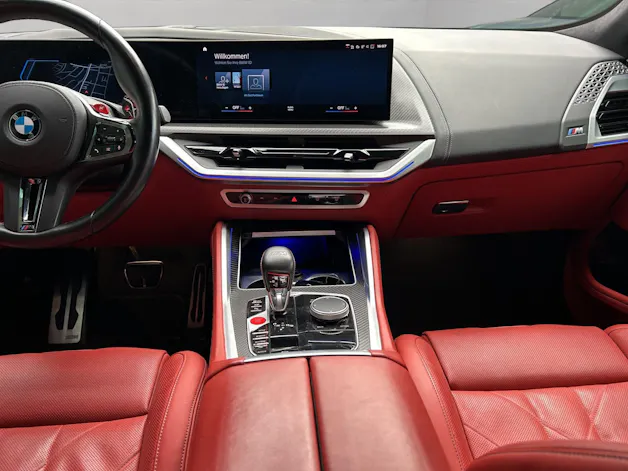 BMW XM Plug-in Hybrid