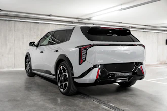 https://vehicle.imgix.net/4282924/2ff3c962-b848-421d-9d95-4f9024adaf5f.jpg