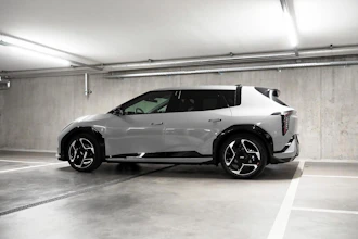 https://vehicle.imgix.net/4282924/81661160-05da-4033-bd62-9f0621d20b60.jpg