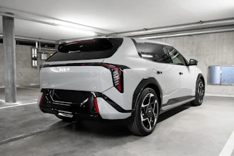 https://vehicle.imgix.net/4282924/e5ae9f7a-9ca8-41c6-ad5b-3c99cdecfbec.jpg