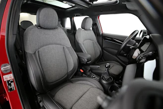 https://vehicle.imgix.net/4282969/b465bc7a-5d3a-4ac7-8cc8-27522aa7f4f4.jpg