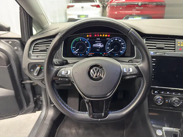 VW Golf VII e
