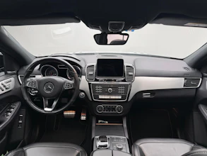https://vehicle.imgix.net/4282988/23e960bf-195d-4499-9af9-8c52d12f0ec3.jpg
