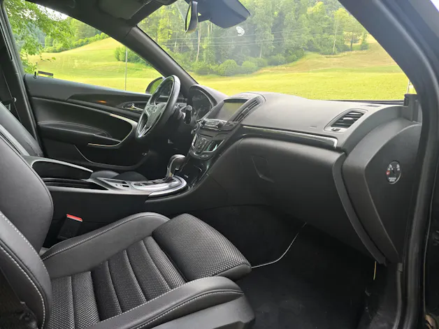 Opel Insignia Sports Tourer 2.8 V6 T 4x4 OPC