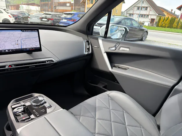 BMW iX xDrive60