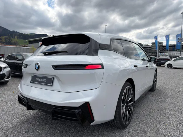 BMW iX xDrive60